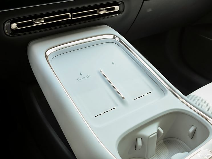 小鹏汽车 小鹏P7+ 2024款 230kw 小鹏汽车 小鹏P7+ 2024款 230kw