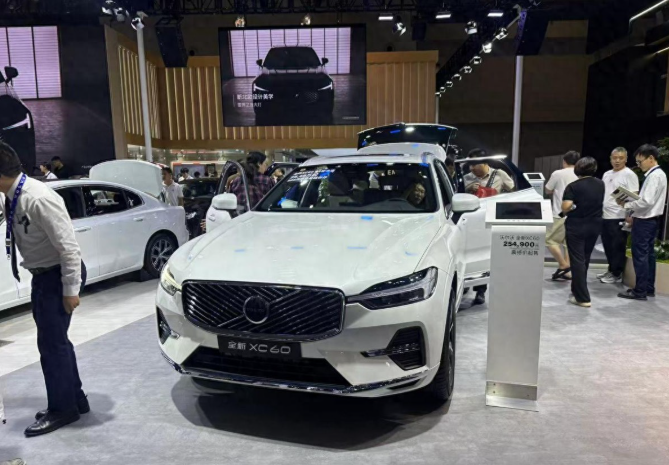 健康座舱+智能科技，沃尔沃全新XC60限时25.49万起，家庭优选-深圳汽车网